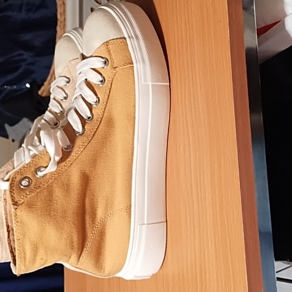 Coconuts by Matisse Tan and White Sneakers Classic High-Top Like New Unisex 6.5. - Picture 2 of 6
